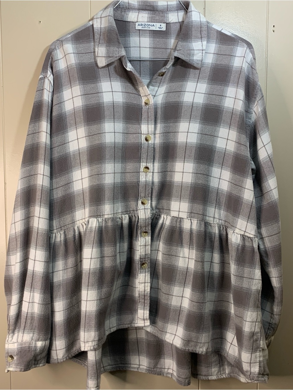 Women’s S Arizona Jean Company Gray Plaid Peplum Button-Up Top